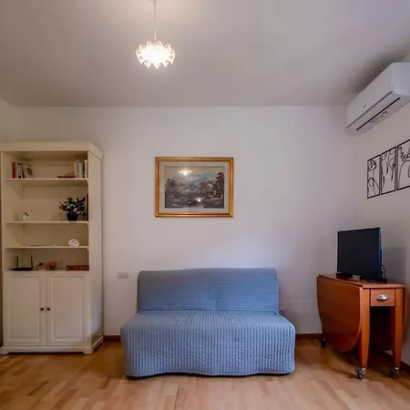 Apartment Elena's With Lodge, Near The Center Florence