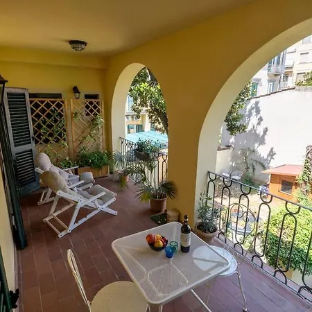 Apartment Elena's With Lodge, Near The Center Florence